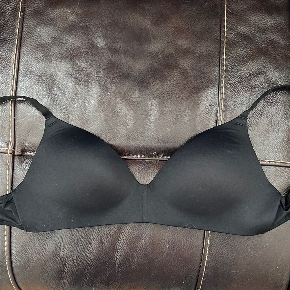 Victoria's Secret Black Seamless Bra